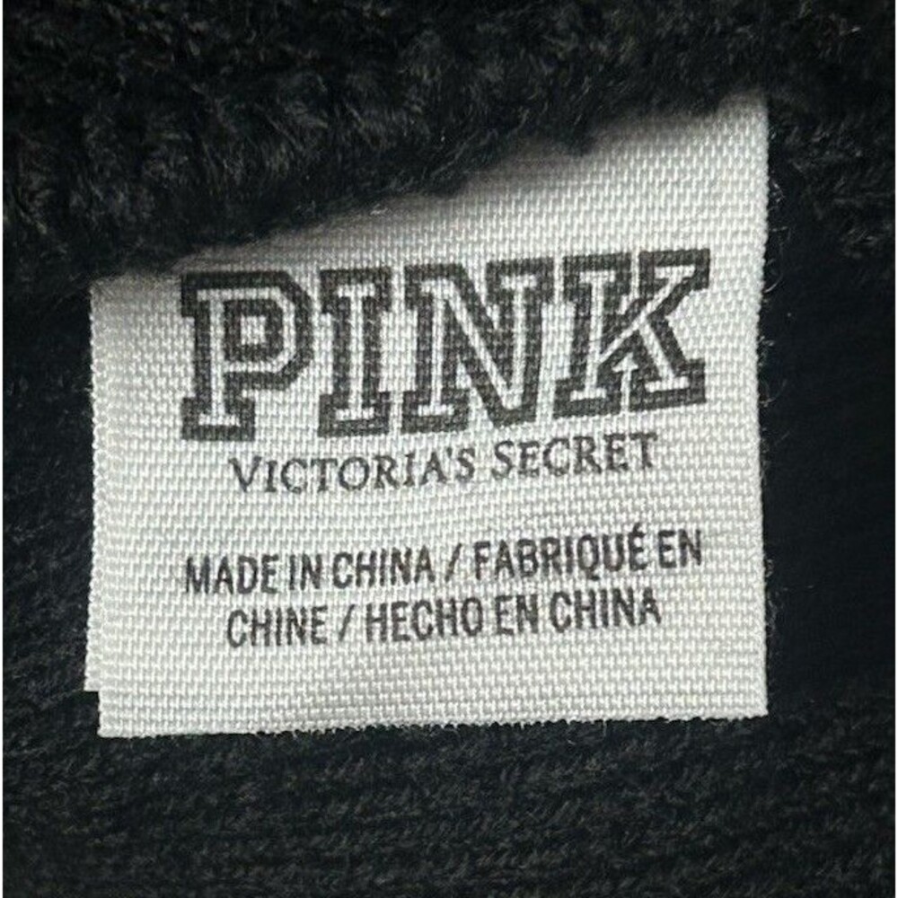 VICTORIA'S SECRET "PINK" RED SNOWFLAKE POM POM BEANIE WARM WINTER HAT~ADULT~ - Picture 6 of 8